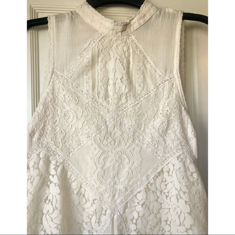 AE High Neck Cream Lace Detailing Tank - Picture 3 of 4